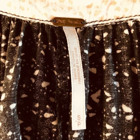 FREE PEOPLE WOMENS LIGHTWEIGHT BOHO TOP IN LIGHT ORANGE, WHITE AND BLACK SIZE S - Picture 10 of 14